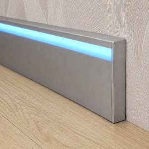 Анодований накладний алюмінієвий плінтус з LED-підсвіткою AlumForYou В-478S. Висота 78 мм