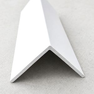 Алюмінієвий білий рівносторонній кут 50×50×1.2. Довжина 3,0 м.