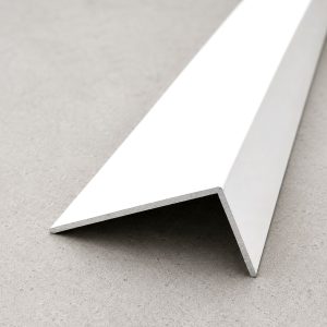 Алюмінієвий білий різнобічний кут 40×20×1.2. Довжина 3,0 м.